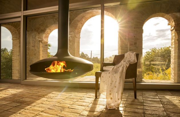 central designer fireplace Gyrofocus
