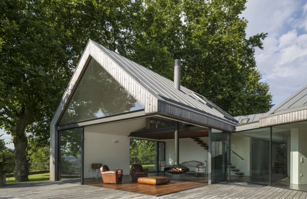 outdoor fireplace with a suspended and pivoting hearth Gyrofocus